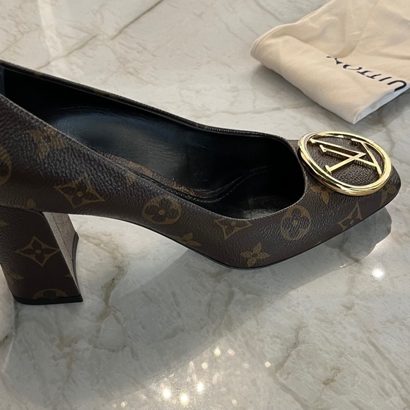 Brand New Louis Vuitton Madeleine Monogrammed Square Toe Pump - Picture 1 of 8